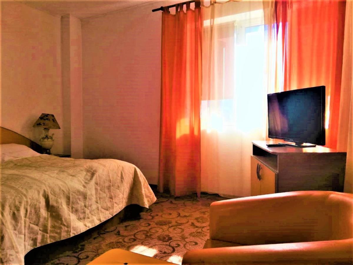 Hotel Dolce Far Niente Brasov Bagian luar foto